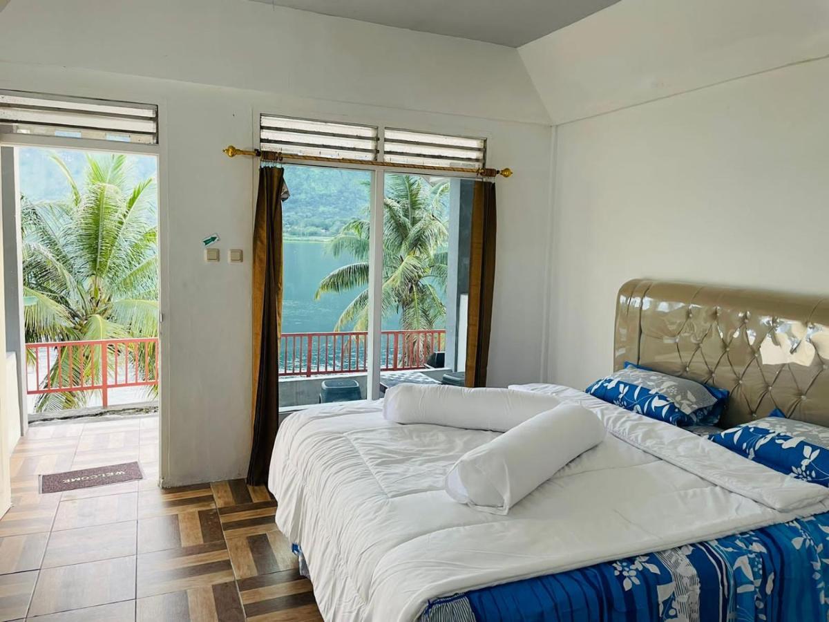 Vandu'S View Guest House & Restaurant Tuktuk Siadong Quarto foto