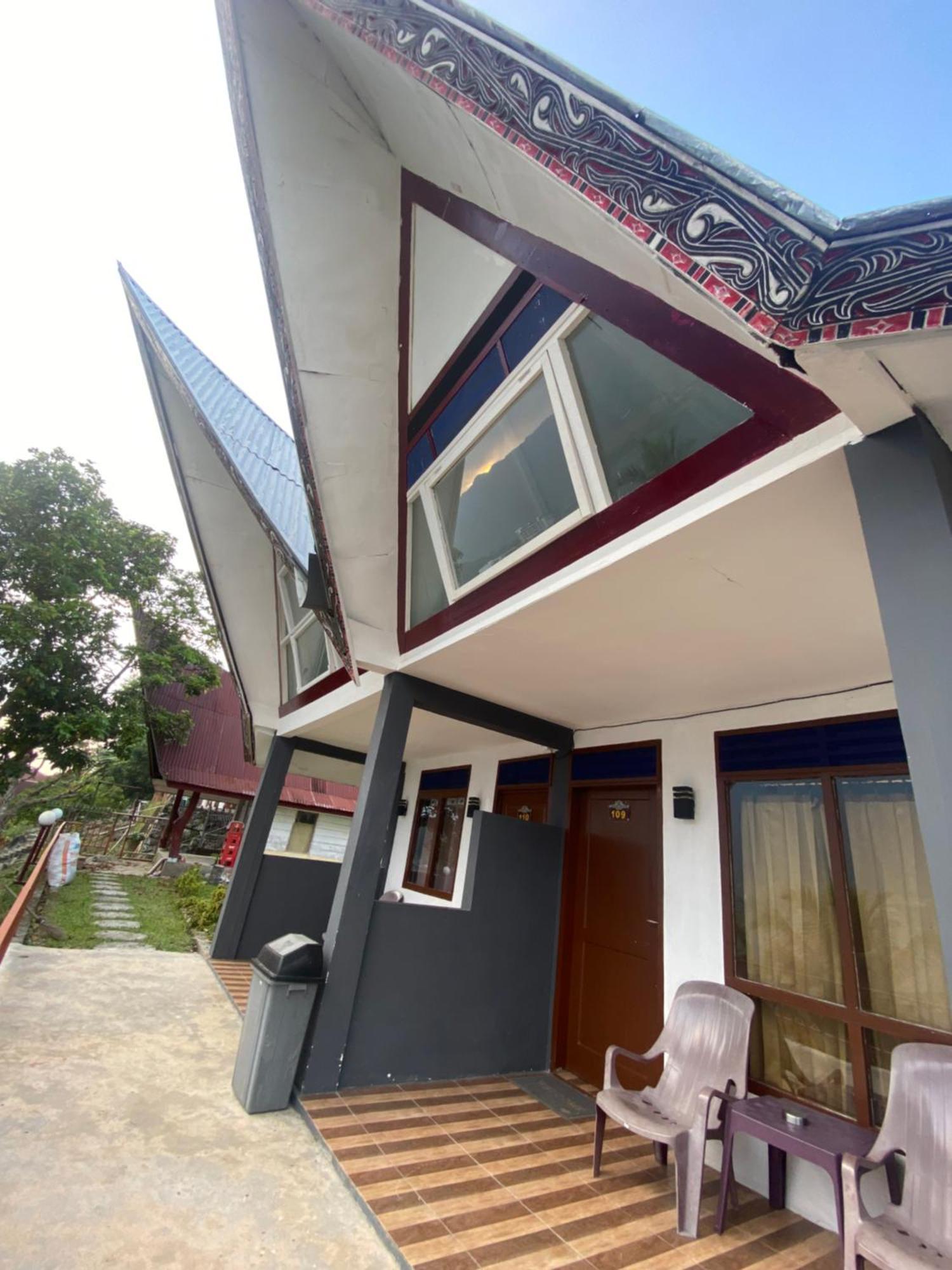 Vandu'S View Guest House & Restaurant Tuktuk Siadong Exterior foto