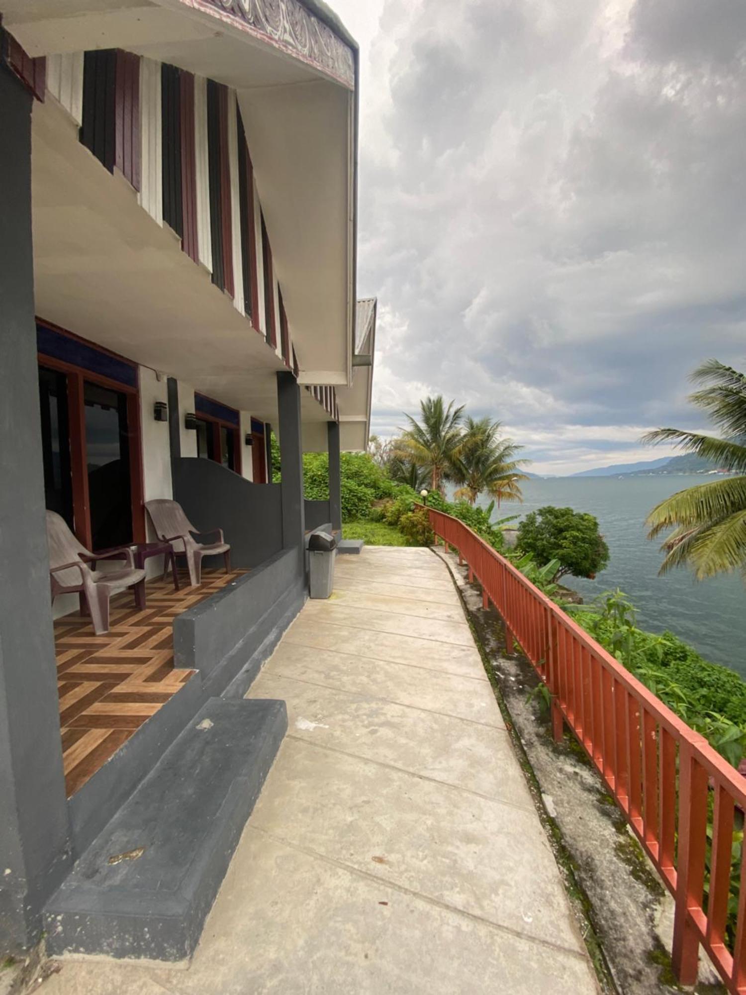 Vandu'S View Guest House & Restaurant Tuktuk Siadong Exterior foto